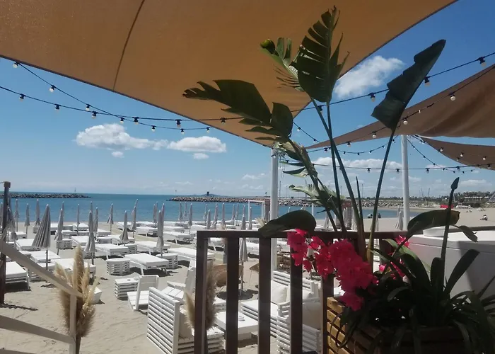 Sete Marina Des Quilles, Grand T2 Climatise, Proche Plage, Parking Prive