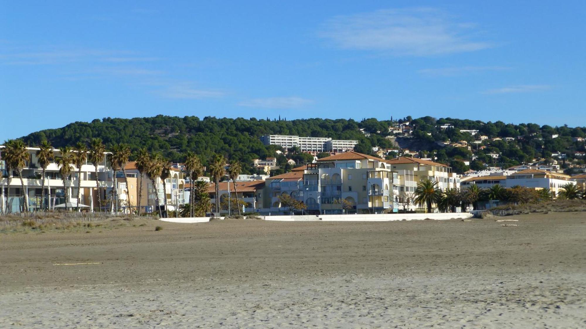 Apartamento Marina Des Quilles, Grand T2 Climatise, Proche Plage, Parking Prive
