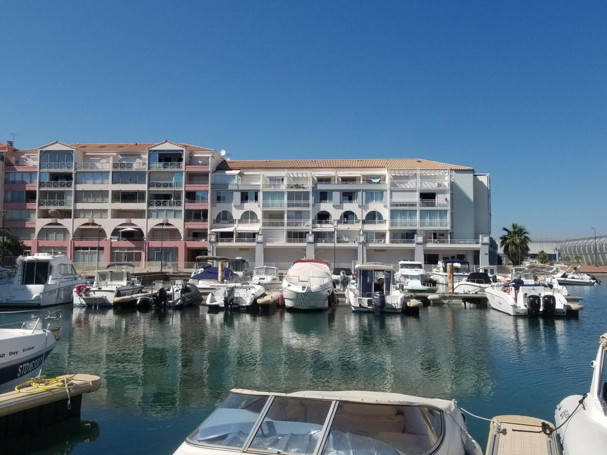Marina Des Quilles, Grand T2 Climatise, Proche Plage, Parking Prive * Sète
