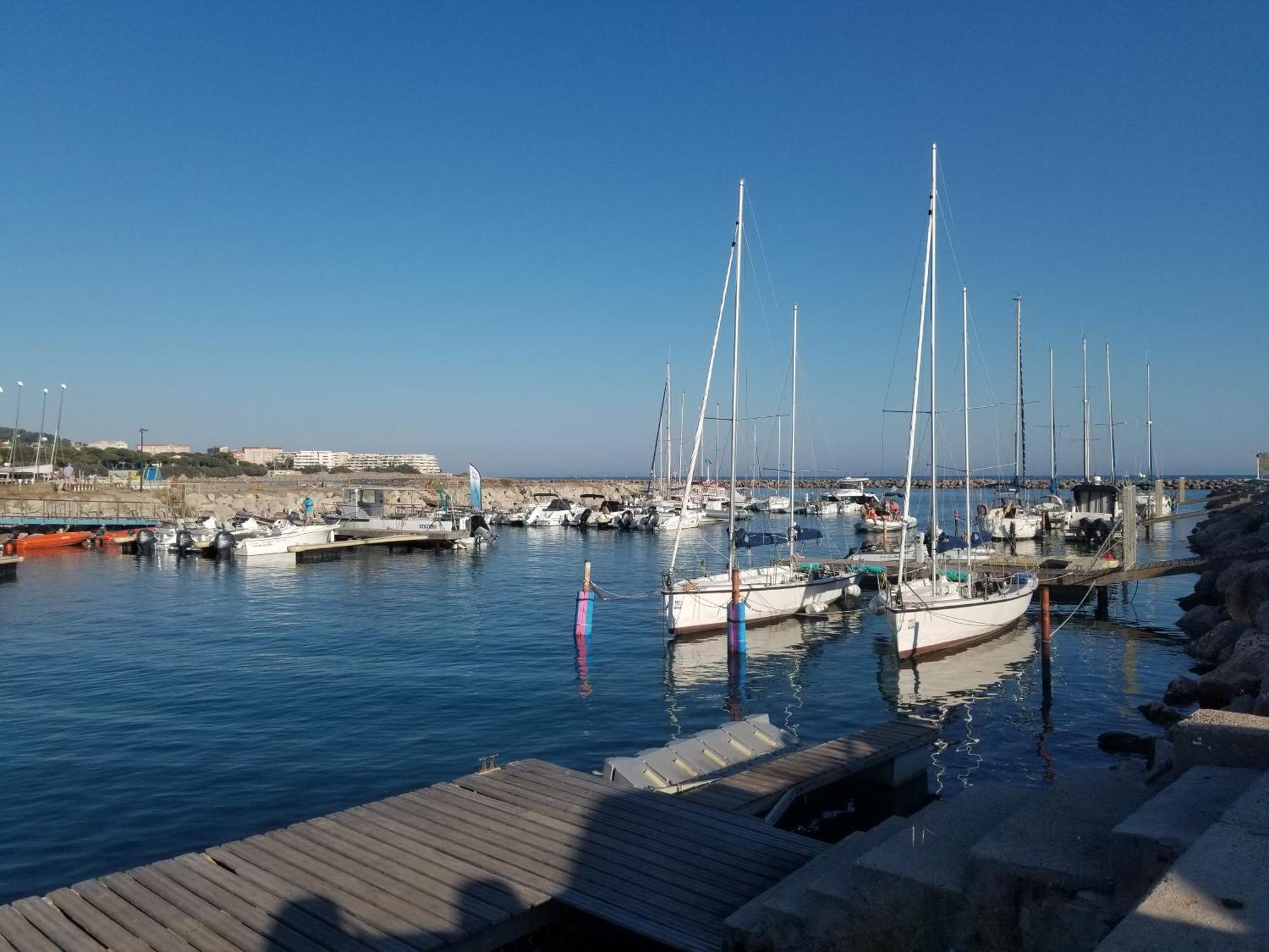 Appartement Marina Des Quilles, Grand T2 Climatise, Proche Plage, Parking Prive *